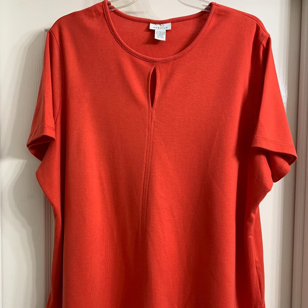 Avenue Brand Women's Coral Color Stretchy Blouse, Size 26/28